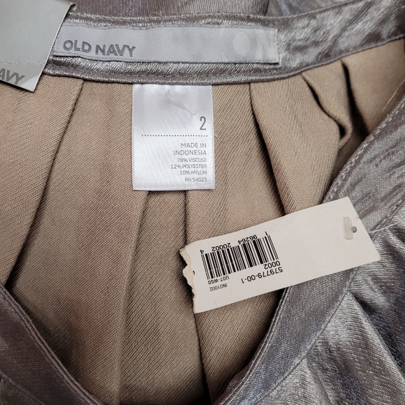 Old Navy Metallic Silver Skater Mini Skirt - Picture 5 of 7